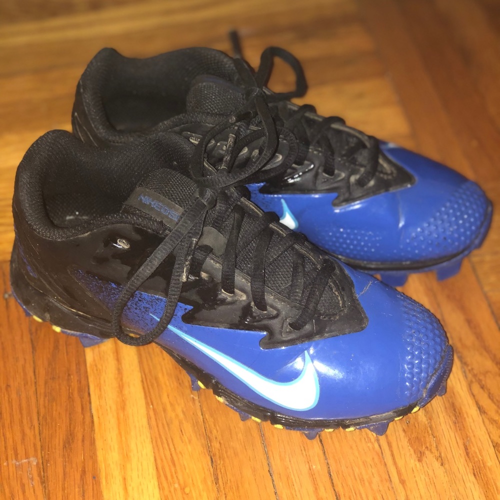 Boys shoes